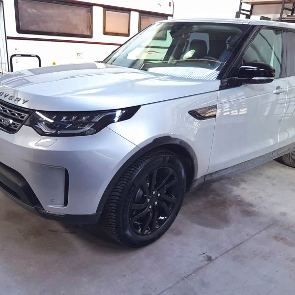 LAND-ROVER-DISCOVERY-19