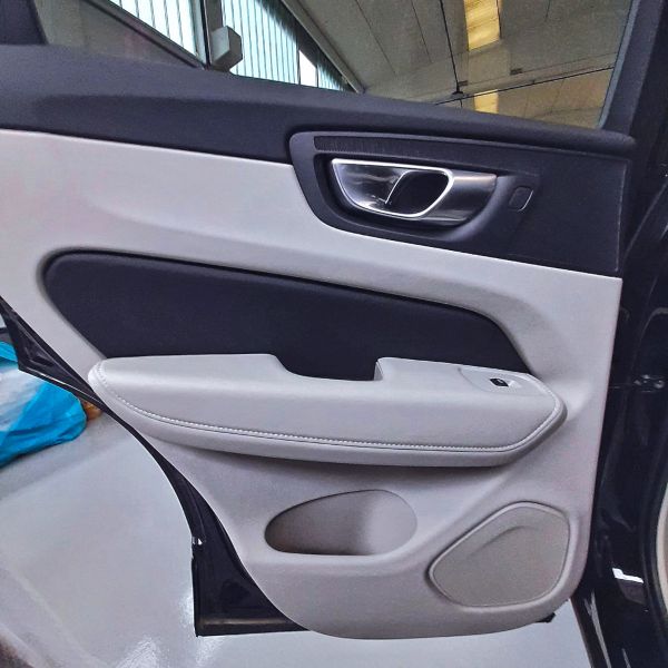 VOLVO-XC60-27