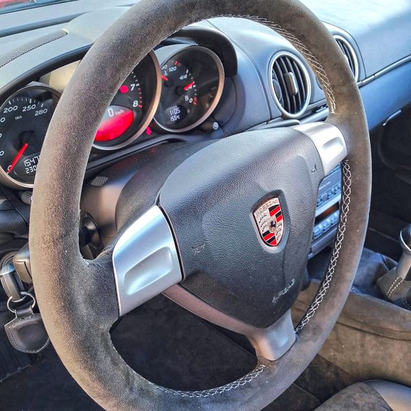 PORSCHE-CAYMAN-2
