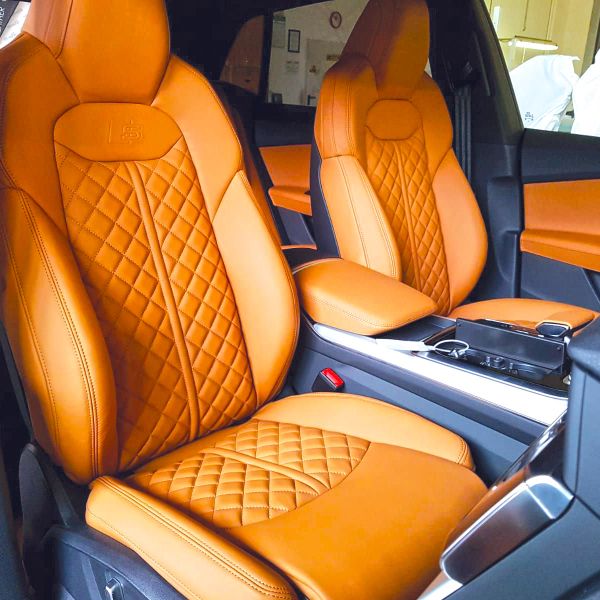 AUDI-Q8-S-6