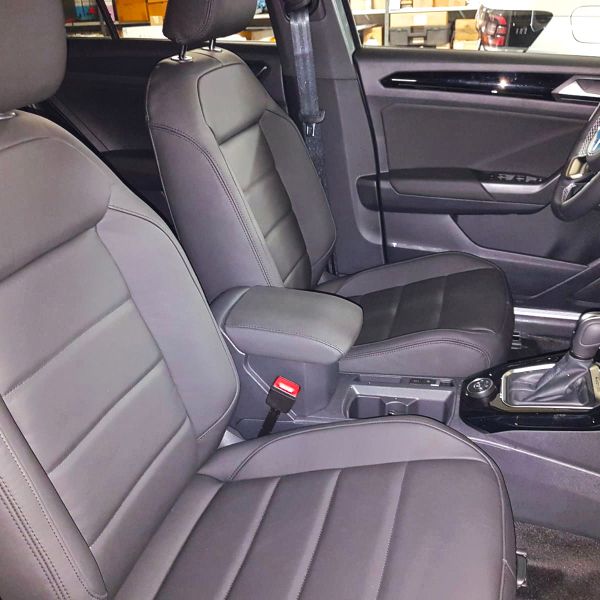 VOLKSWAGEN-T-ROC-2