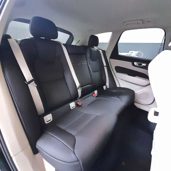 VOLVO-XC60-32
