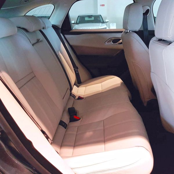 RANGE-ROVER-VELAR-5