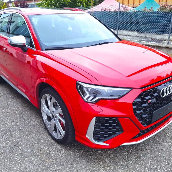 AUDI-Q3-RS-1